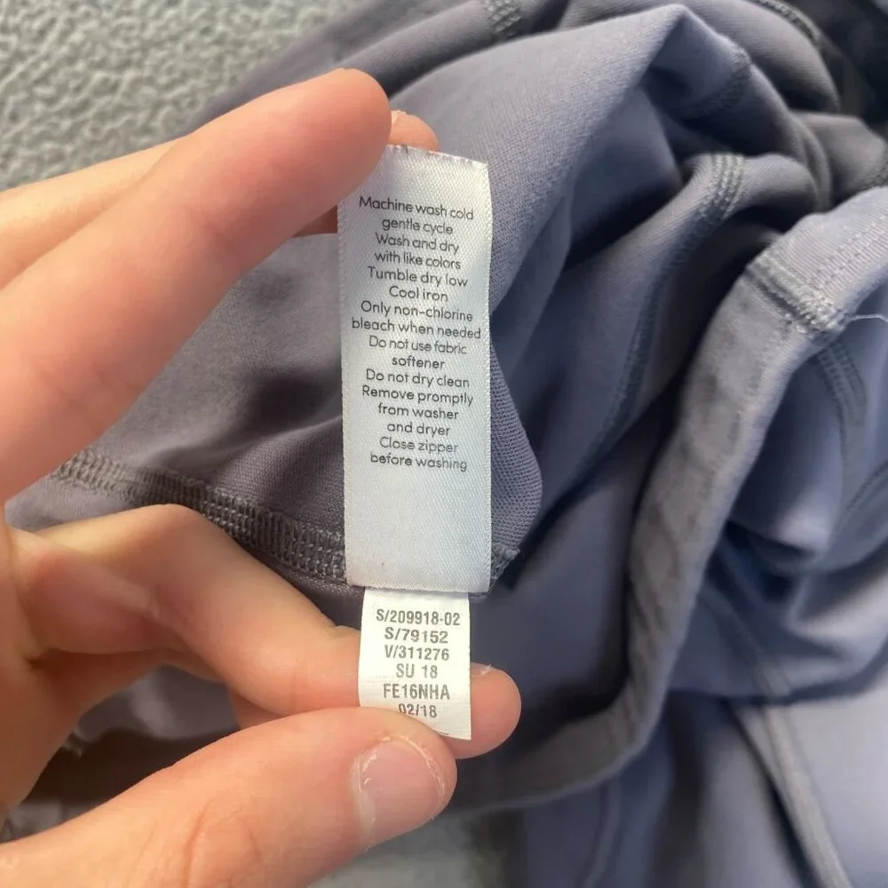 Athleta Cropped Capri Leggings Size M Athletic Pockets 79152 Gray,Running,Comfor